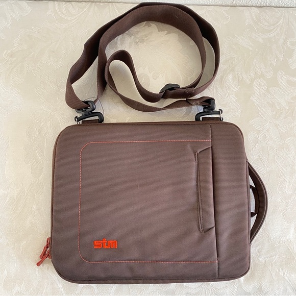 STM I pad case bag for 13" Screens (Small, Chocolate/Orange) - Picture 6 of 9